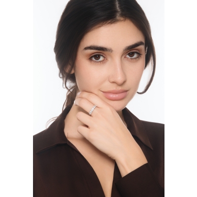 Bague demi tour 7 pierres en or blanc 18k avec diamants ct 1,00