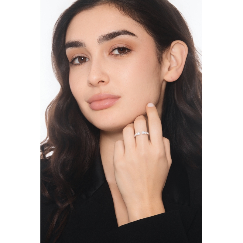 Bague ouverte en or blanc 18k avec diamants