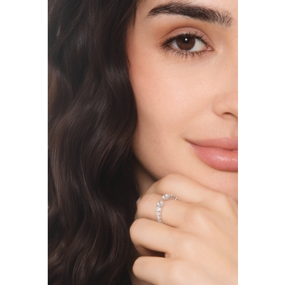 Bague ouverte en or blanc 18k avec diamants