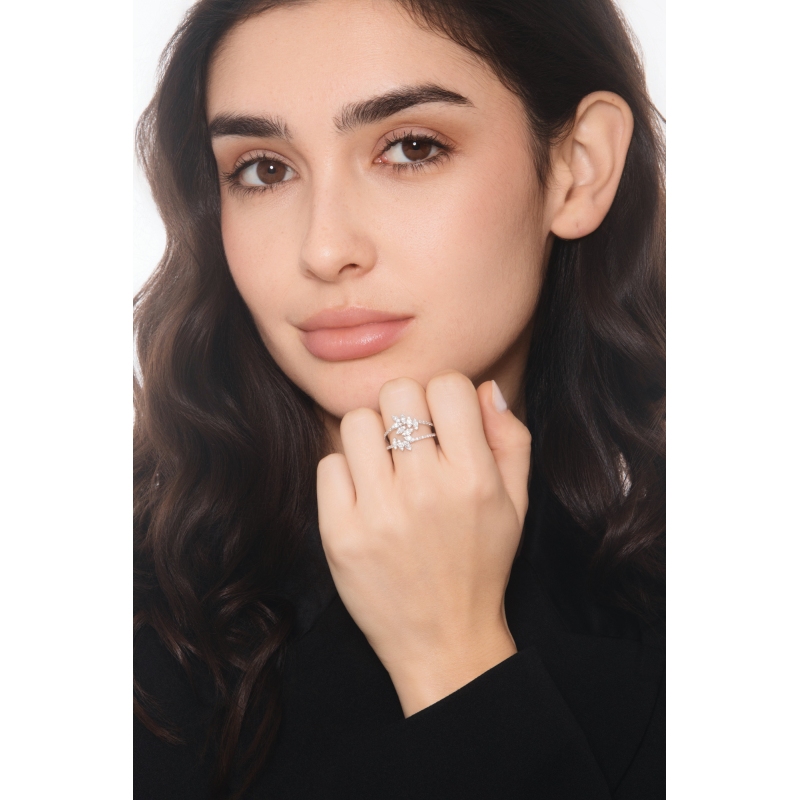 Bague design deux rangs en or blanc 18k avec diamants