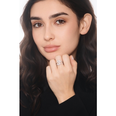 Bague design deux rangs en or blanc 18k avec diamants