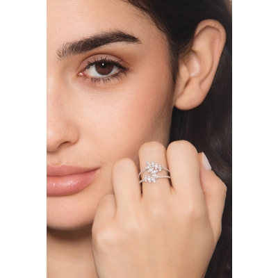 Bague design deux rangs en or blanc 18k avec diamants
