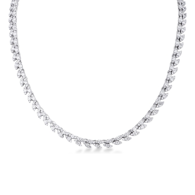 Collier en or blanc avec diamants navette