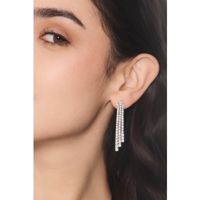 Boucles d oreilles cascade en or blanc 18k avec diamants