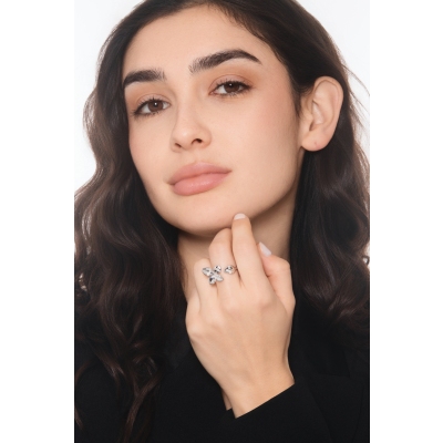 Bague ouverte fleur en or blanc et diamants