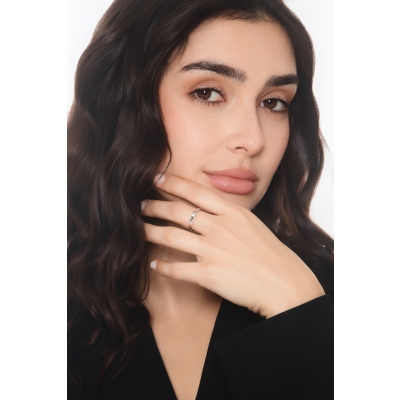 Bague solitaire en or blanc 18k avec diamant brillant CT 0,10