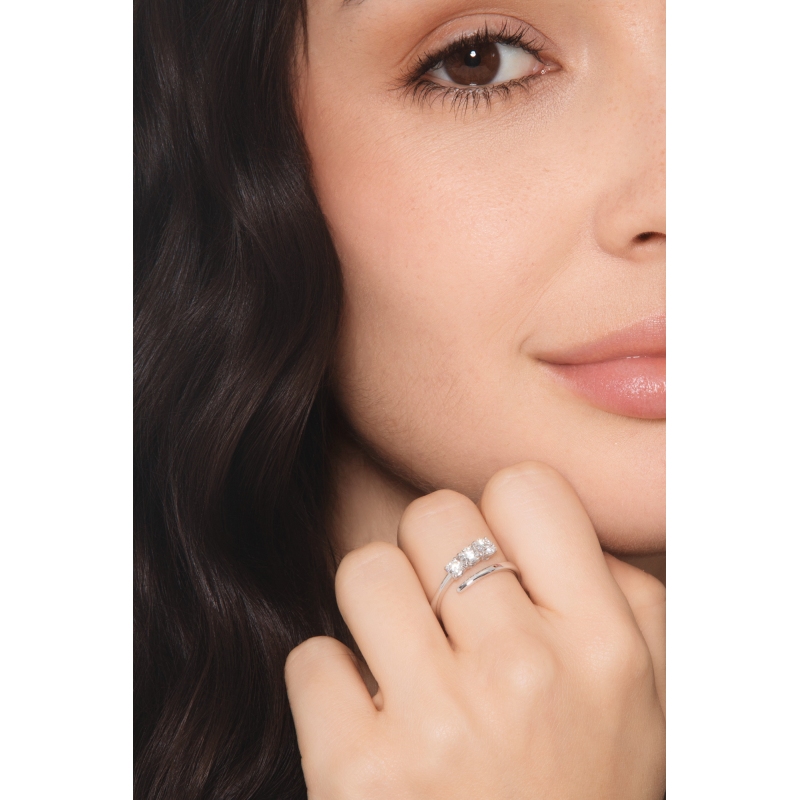 Bague trilogy contrarié en or blanc 18k avec diamants