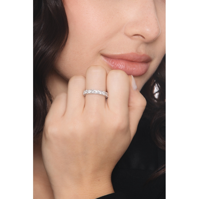 Bague Eternity en or blanc 18 carats avec diamants