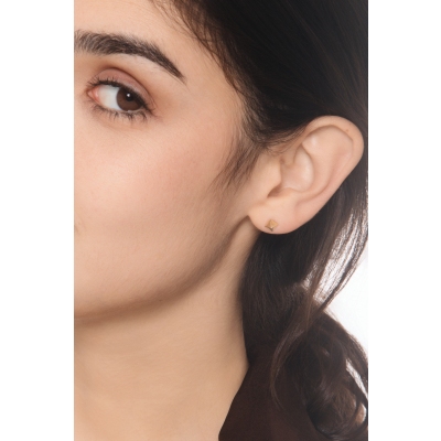 Mono boucle d’oreille en or jaune 18k avec design pyramidal