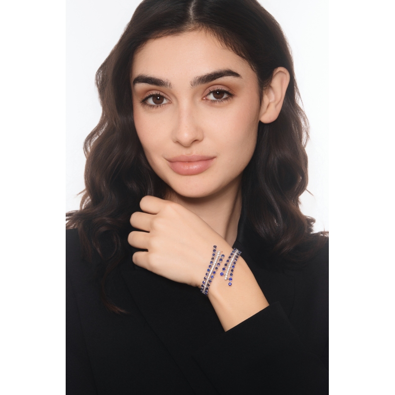 Bracelet semi-rigide en or blanc 18k avec saphirs bleus et diamants