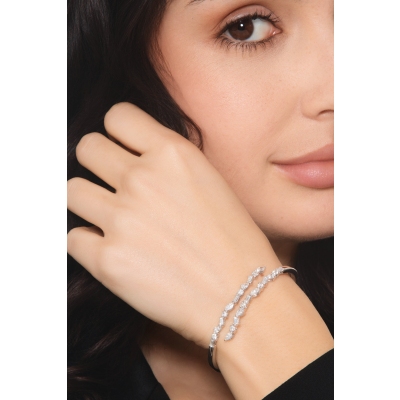 Bracelet rigide en or blanc 18 carats avec diamants 
