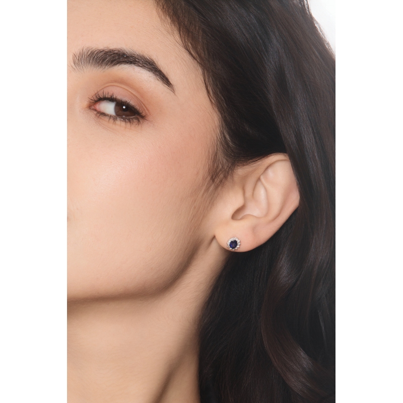 Boucles d’oreilles contournées en or blanc 18k avec saphir bleu et diamants