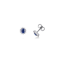 Boucles d’oreilles contournées en or blanc 18k avec saphir bleu et diamants