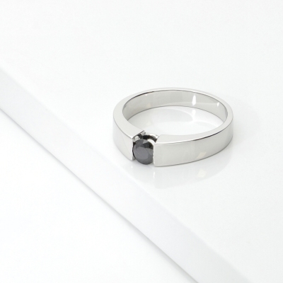 Bague Solitaire Homme en Or Blanc 750 avec Diamant Noir 0.45 ct