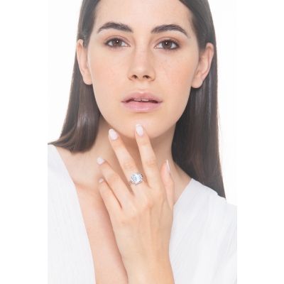 Bague en or blanc 750 avec aigue-marine centrale et diamants