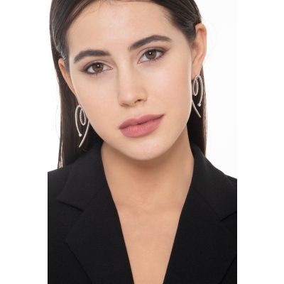 Boucles d’oreilles design en or blanc 18k spirale avec diamants