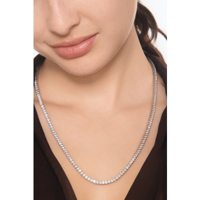 Collier tennis en or blanc 18 carats avec diamant brillant