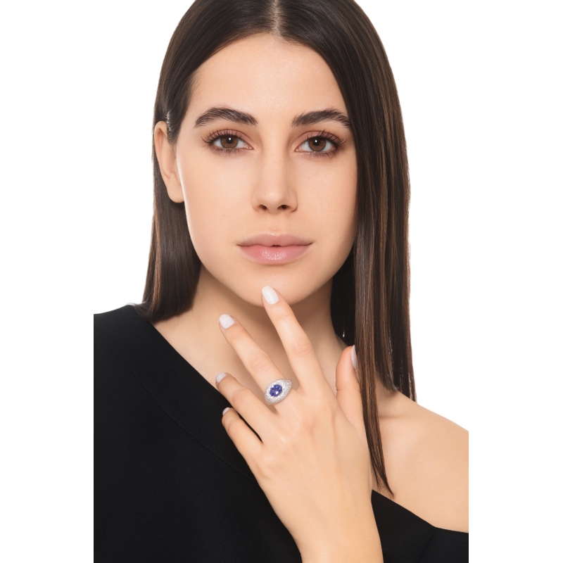 Bague tanzanite ovale et diamants en or blanc 18K