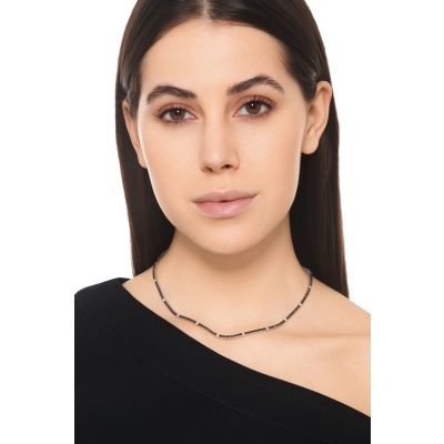 Collier tennis en or 18 carats avec diamants noirs et blancs