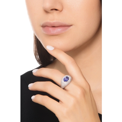 Bague tanzanite ovale et diamants en or blanc 18K