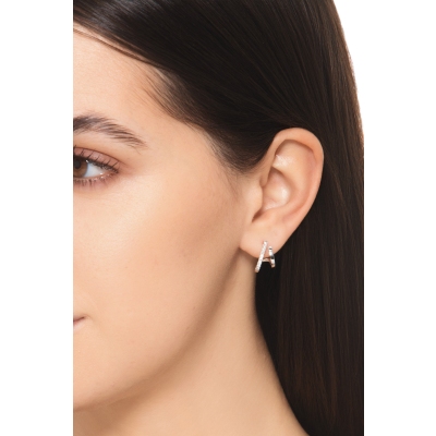 Boucles d’oreilles design en or blanc 18k avec rangée de diamants
