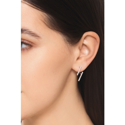 Boucles d’oreilles barrette en or blanc 18k serties de diamants