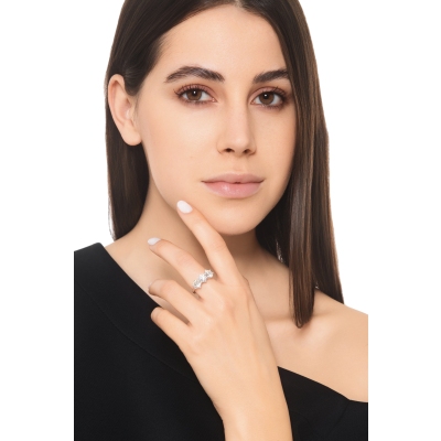 Bague en or blanc 18K avec diamants trilogy ct 3.00