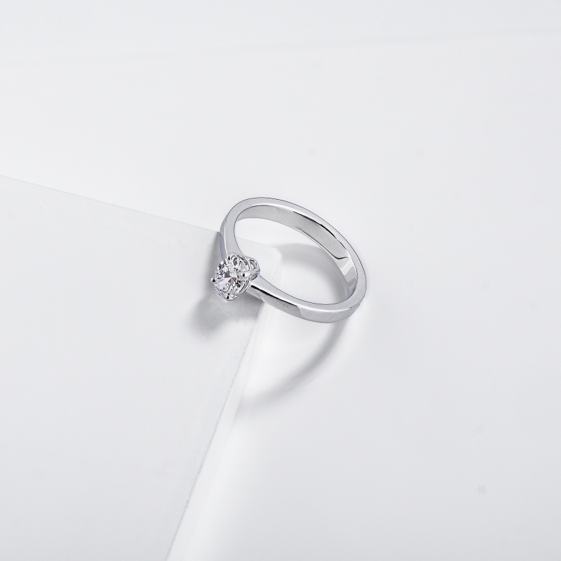 Bague solitaire diamant GIA ct 0.50 en or blanc 18K