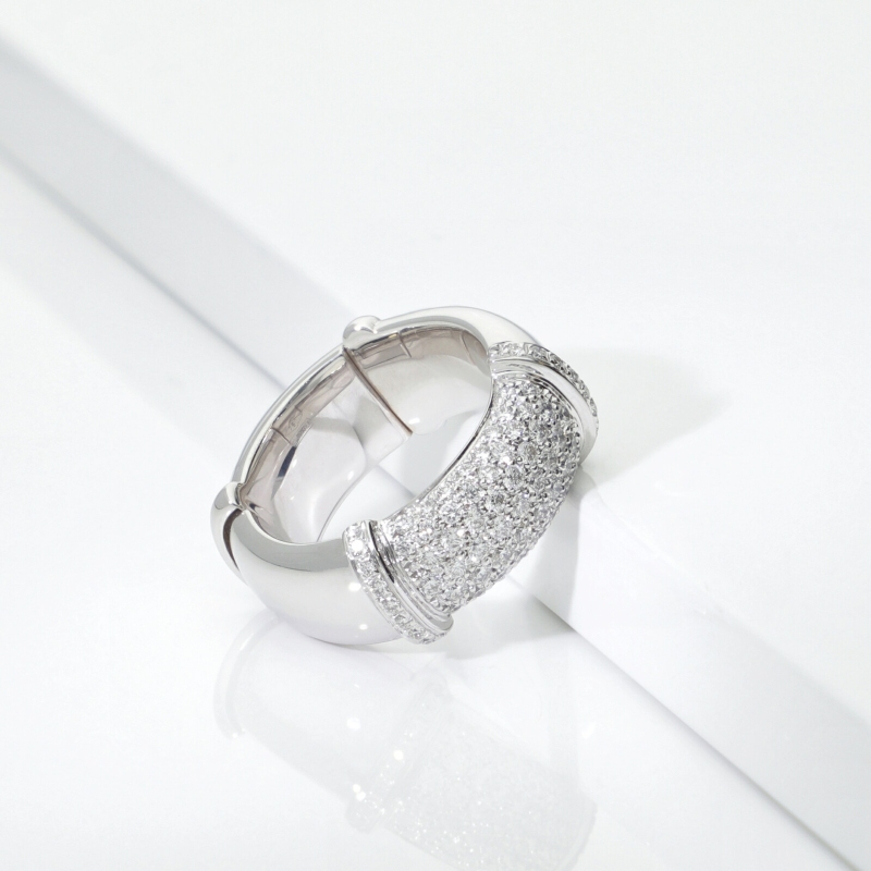 Bague élastique en or blanc 18k avec pavé de diamants