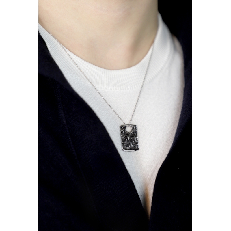 Collier en or blanc 18k avec pendentif en diamants noirs 50 cm