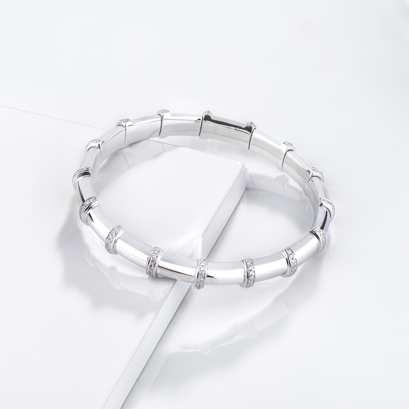 Bracelet élastique en or blanc 18k avec rangées de diamants