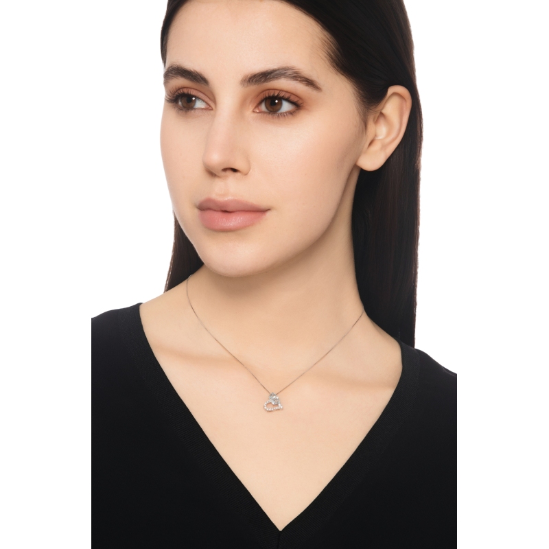 Collier en or blanc 18k avec pendentif en forme de cœur et aigue-marines et diamants