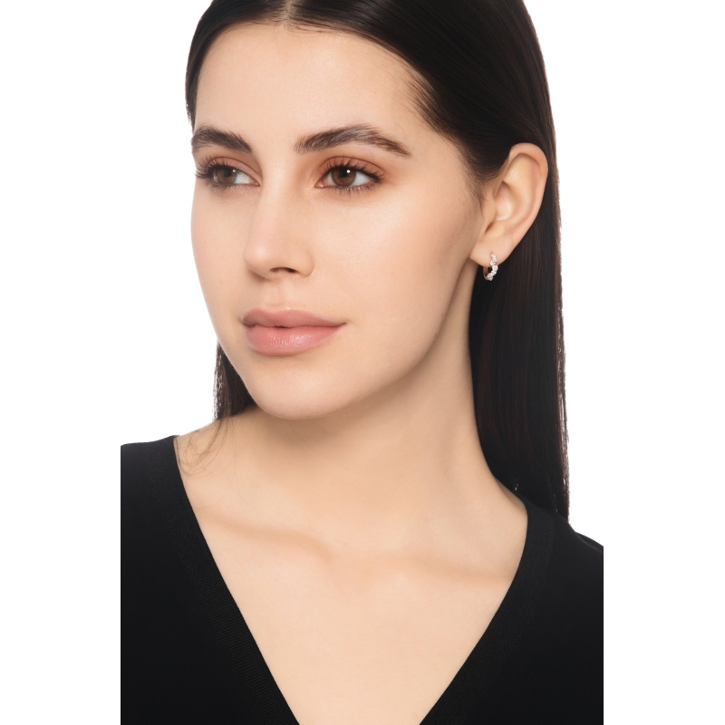 Boucles d’oreilles créoles en or blanc 750 avec diamants