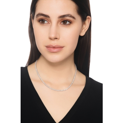 Collier tennis linéaire en or blanc 750 avec diamants