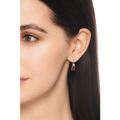 Boucles d'oreilles en or blanc 18k avec diamants et rubis taille ovale
