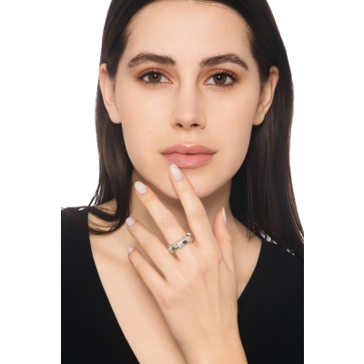 Bague en or blanc 18k avec rangées de diamants