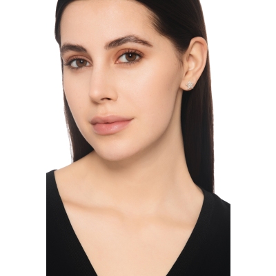 Boucles d'oreilles en or blanc 18K avec diamants étoile