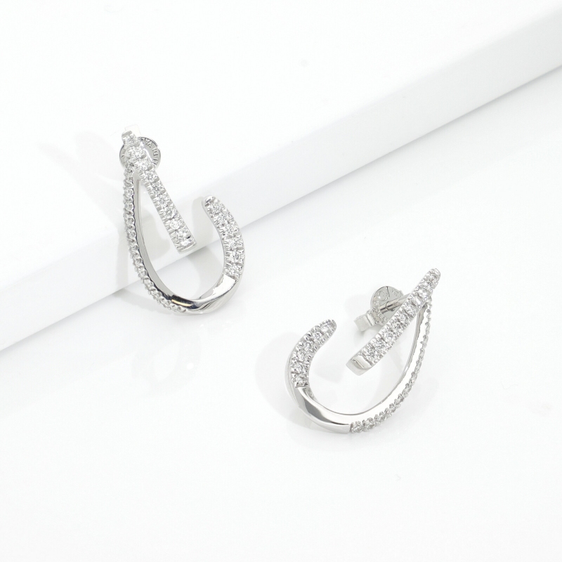 Boucles d’oreilles goutte ouverte en or blanc 750 avec diamants