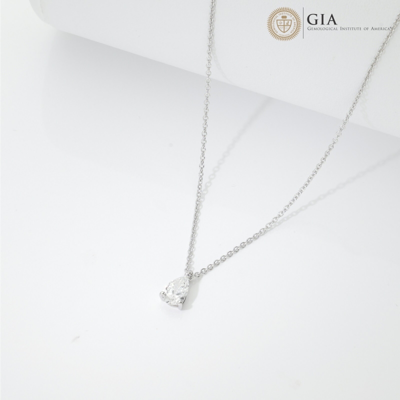 Collier or blanc 18k pendentif diamant goutte 0.70 ct GIA