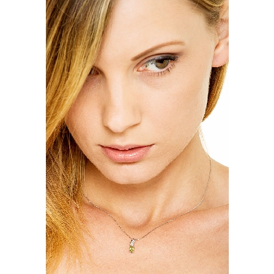 Collier Pendentif Or Blanc 18k Peridot Ovale & Diamants Brillants