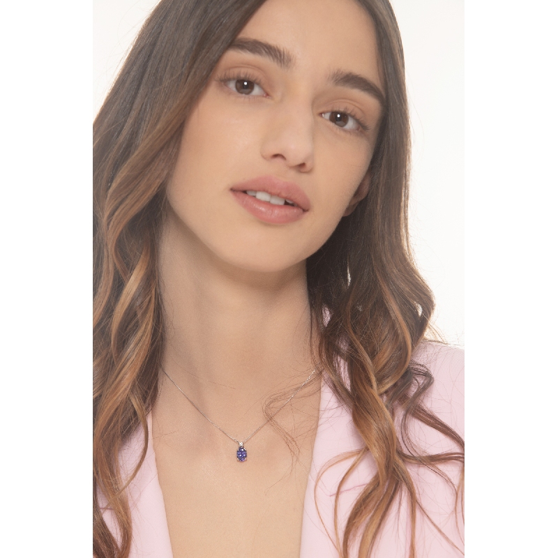 Collier en or blanc 18k avec pendentif en tanzanite 