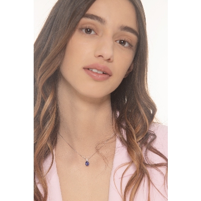 Collier en or blanc 18k avec pendentif en tanzanite 