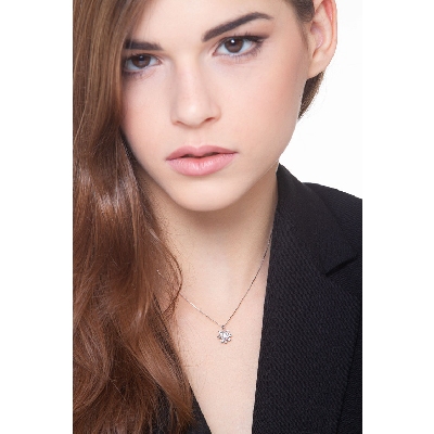 Collier Fleur en Or Blanc 18k avec Diamants