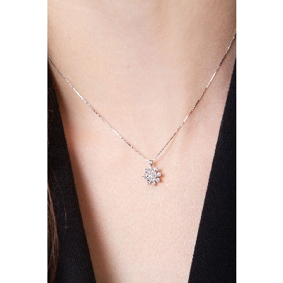 Collier Fleur en Or Blanc 18k avec Diamants