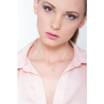 Collier en or avec citrine en forme de cœur et diamants