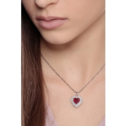 Collier raffiné avec rubis cœur entouré de diamants en or blanc 18k 2