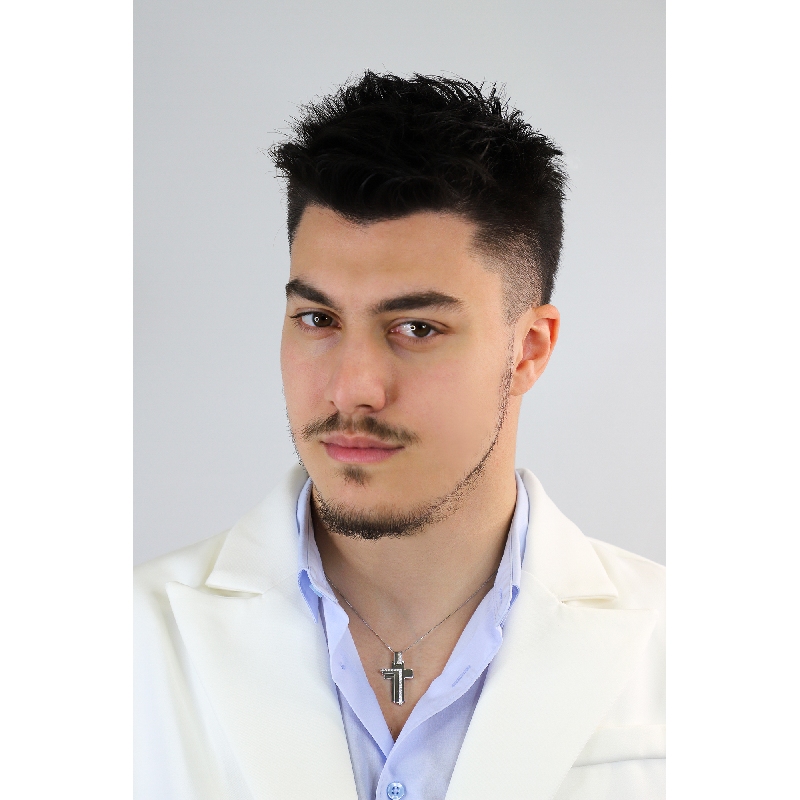 Collier homme croix or blanc 18k avec diamants