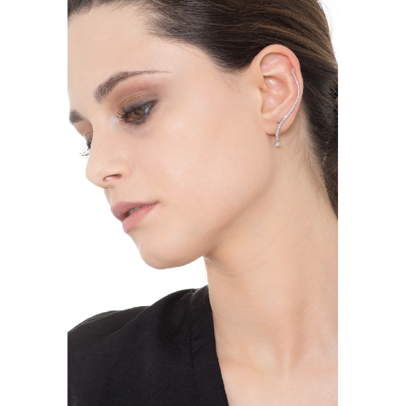 Boucles d’oreilles design en or blanc 18k diamants