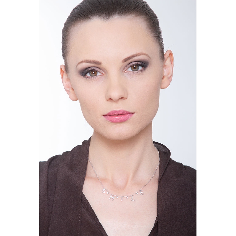 Collier avec lettres  SMILE en or blanc 750 et diamants