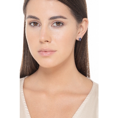 Boucles d’oreilles en or18K avec saphirs bleus en cœur et diamants